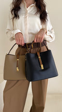 תיק בר שחור